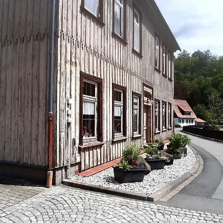 Im Harz Mit Wanderwegen *